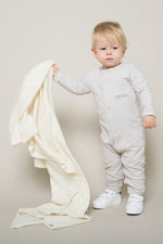 100% CABLE KNIT CASHMERE BLANKET SAND