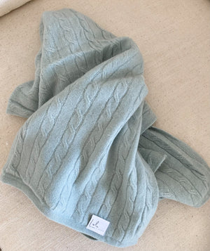 100% CABLE KNIT CASHMERE BLANKET